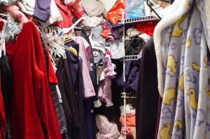 messy-closet